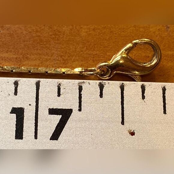 Avon Teardrop Faux Pearl Rhinestone Pendant Necklace Gold Tone Herringbone Chain - Picture 5 of 6